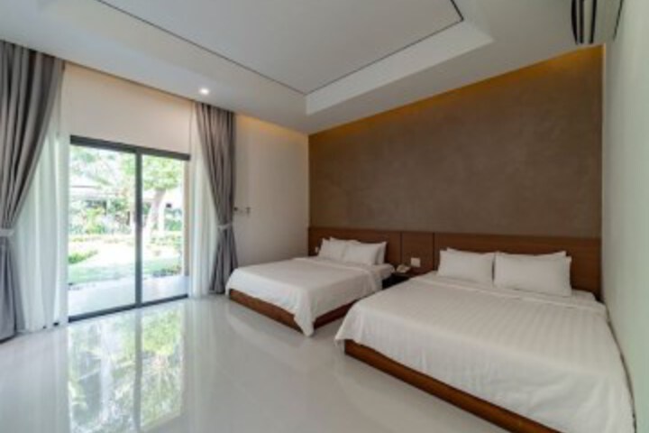Room 10 of 71