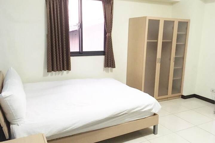 Room 2 of 9
