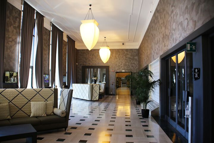 Guest Lobby