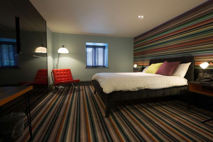 Room 5 of 50