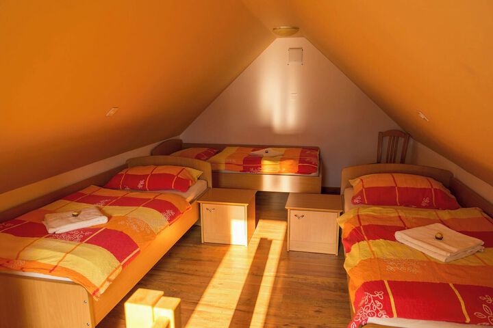Room 18 of 74