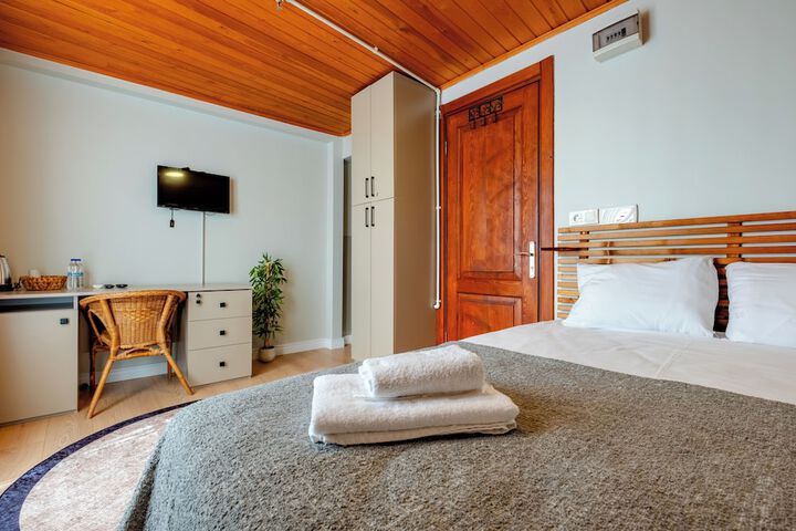 Room 3 of 21