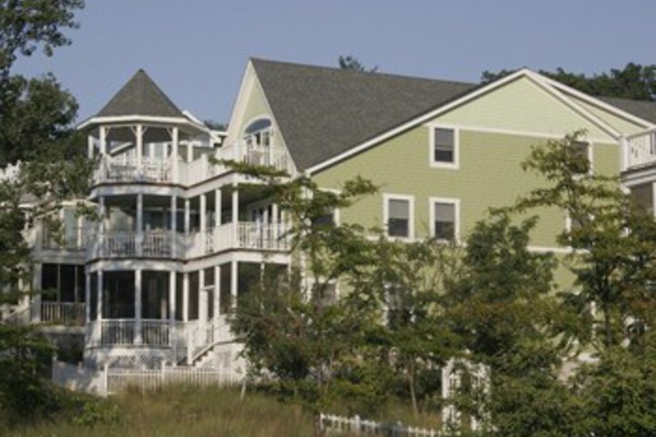 All Decked Out 5 Br home by RedAwning in Michigan City, IN