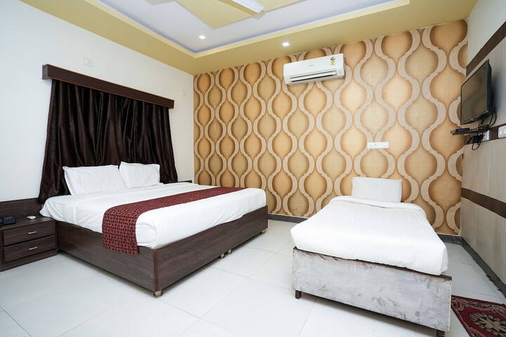 Room 16 of 33