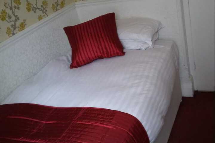 Room 26 of 42