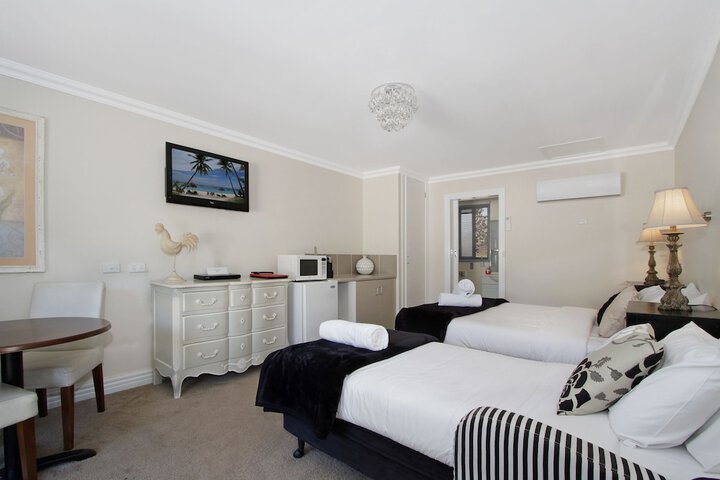 Room 8 of 43