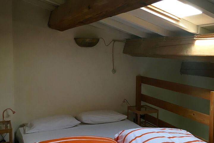 Room 10 of 41