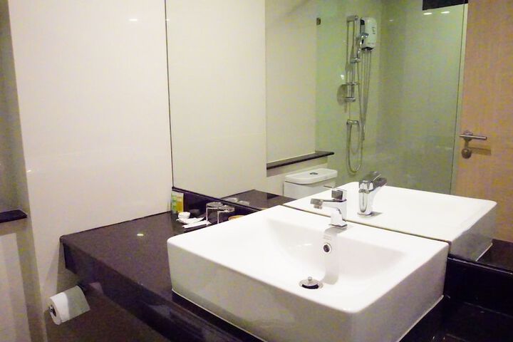 Room 62 of 73