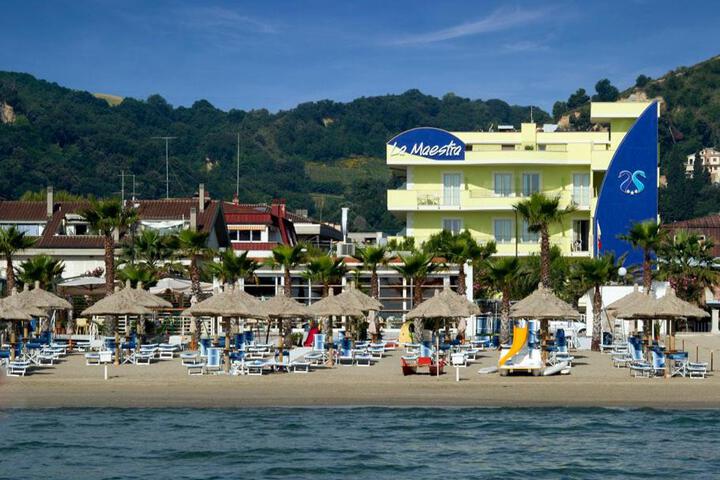 Hotel La Maestra
