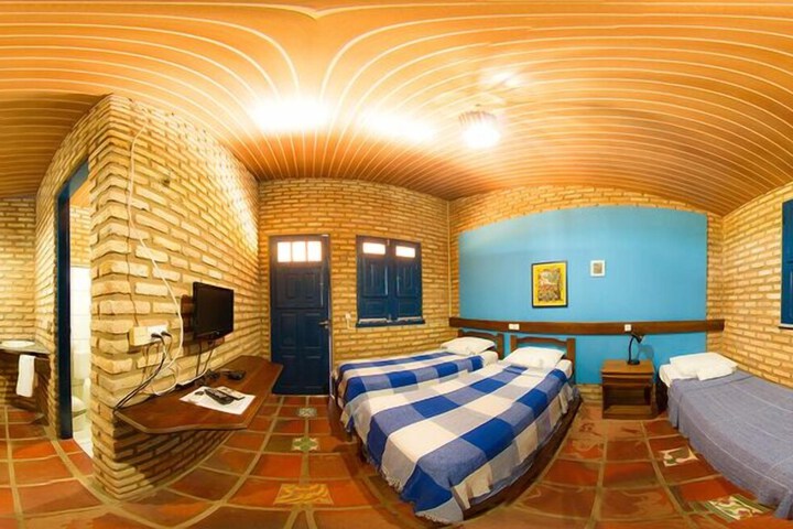 Room 4 of 48