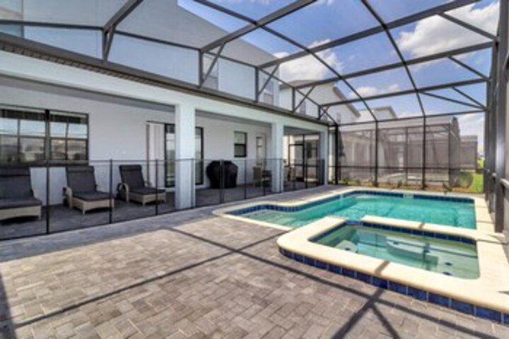 Pool 20 of 53