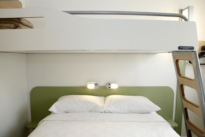Room 15 of 34