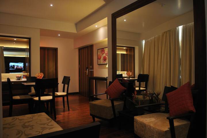 Room 8 of 63