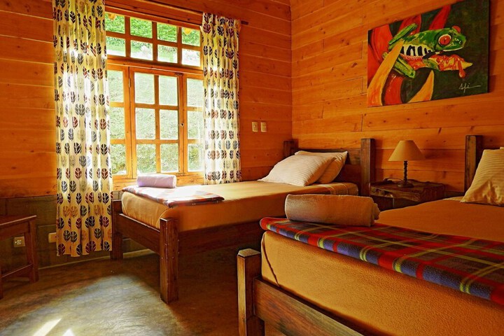 Room 4 of 5