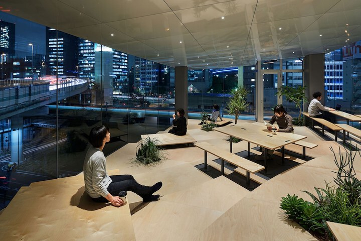 Exterior of 9h nine hours Suidobashi