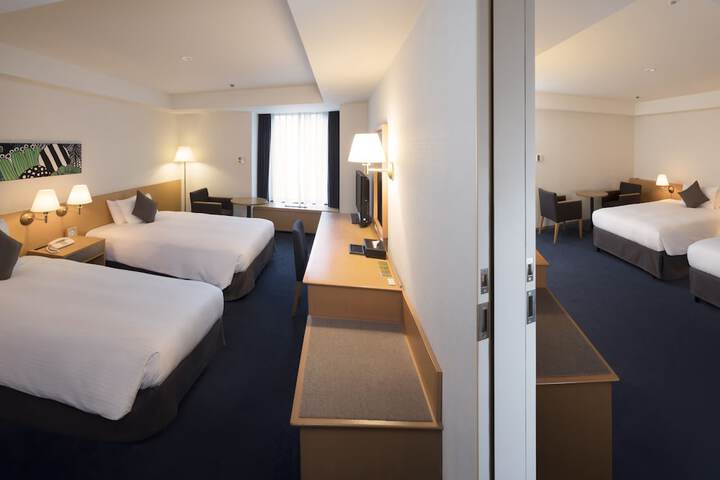 Room 28 of 133