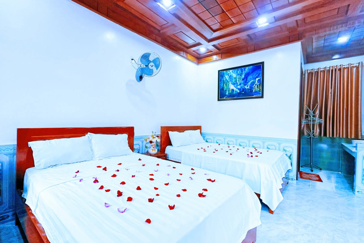 Room 11 of 20