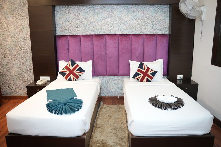 Room 5 of 34