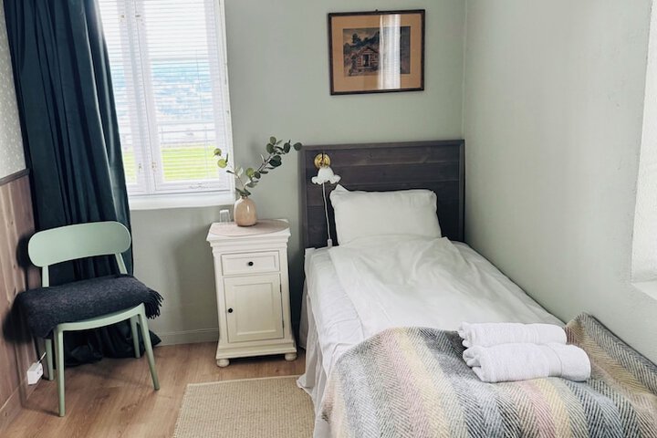 Room 5 of 92