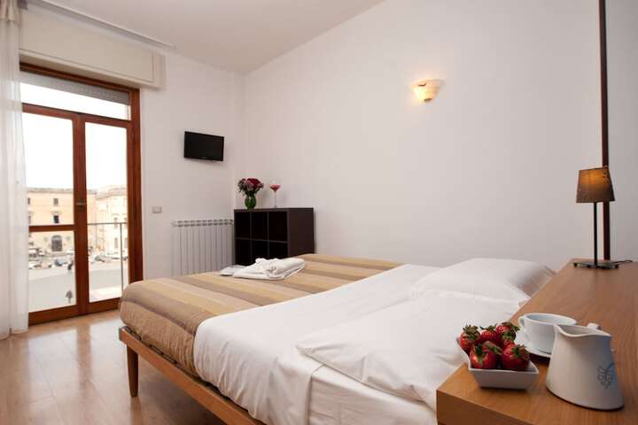 Room 4 of 50