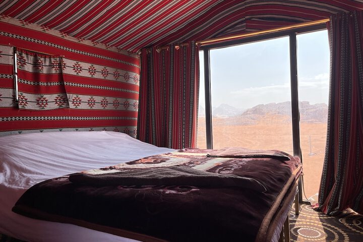 Room 8 of 18