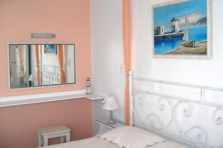 Room 6 of 25