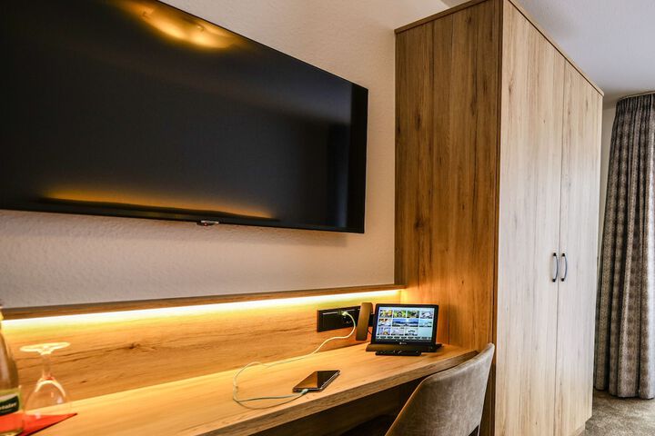 Room 9 of 41