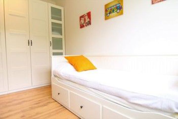 Room 72 of 176