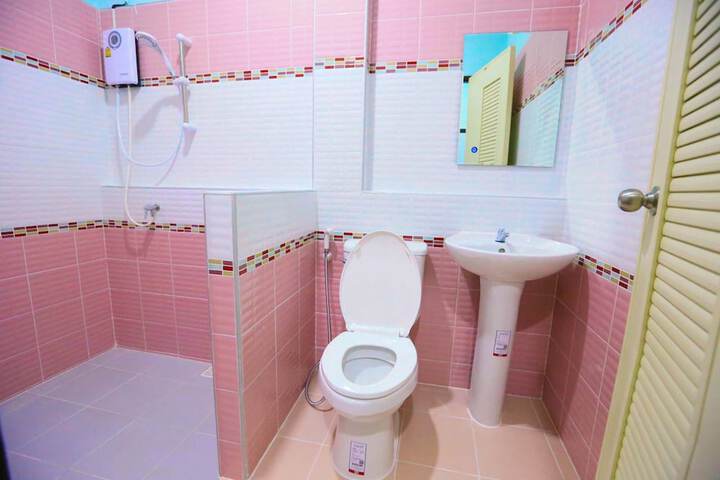 Room 10 of 25
