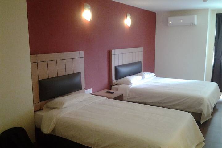 Room 10 of 34