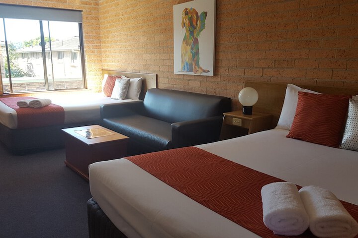 Room 35 of 68
