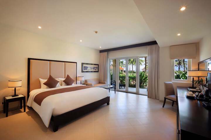 Room 8 of 70