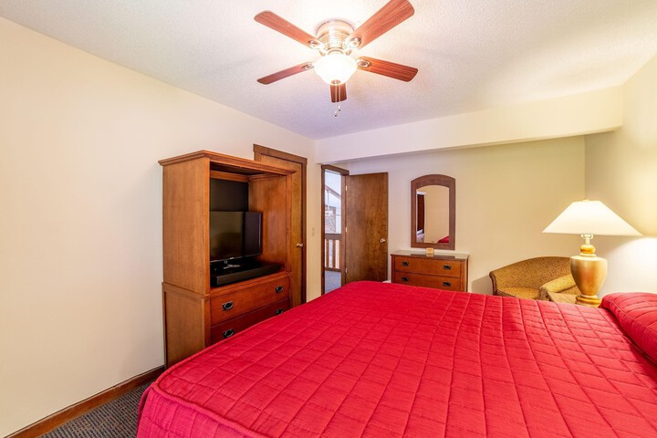 Room 4 of 66