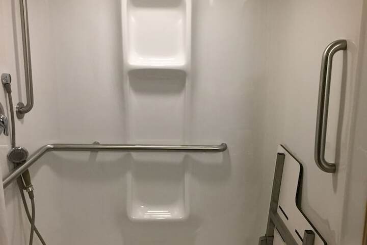 Room 27 of 49