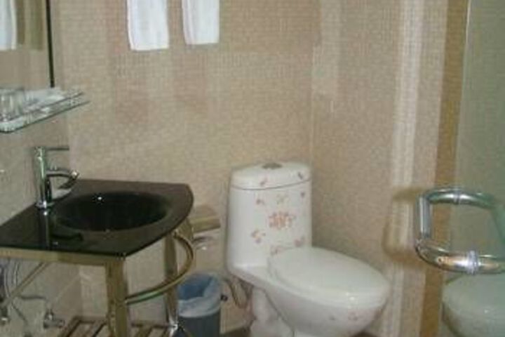 Room 3 of 7