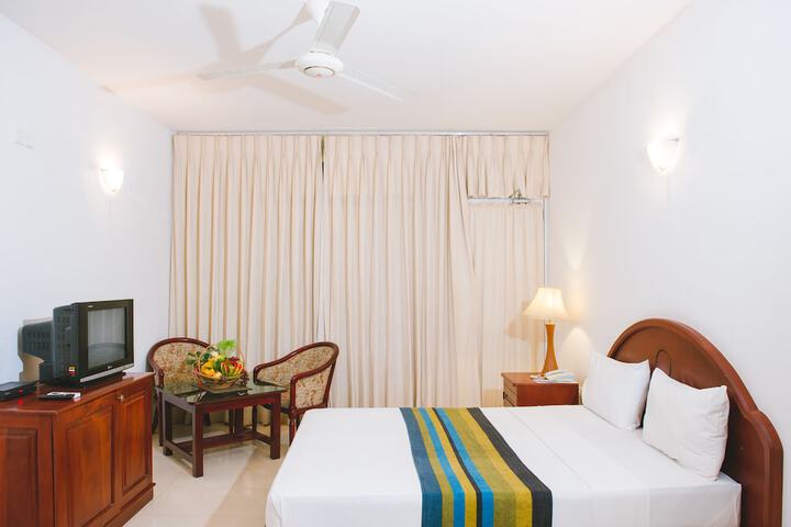Room 14 of 32