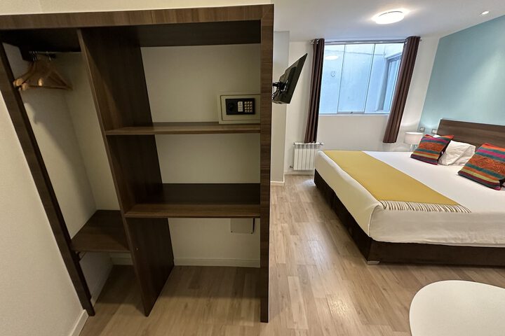 Room 18 of 167