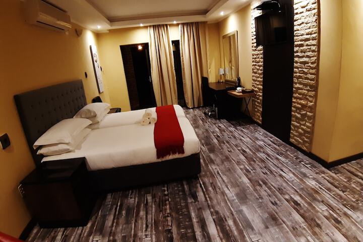Room 10 of 64