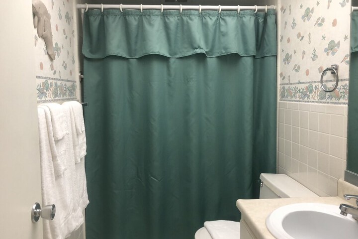 Room 128 of 164