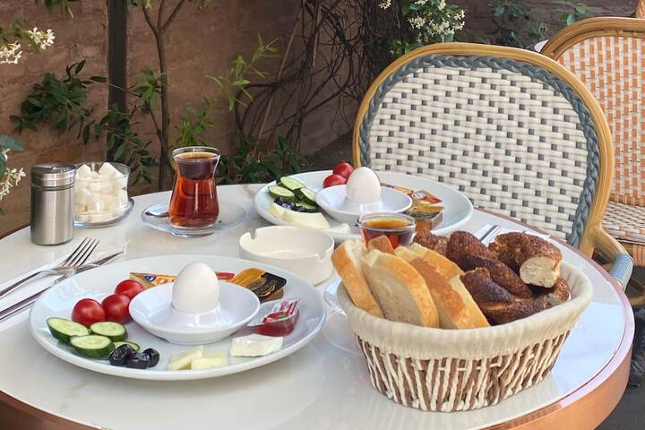 Breakfast/Coffee Service 29 of 36