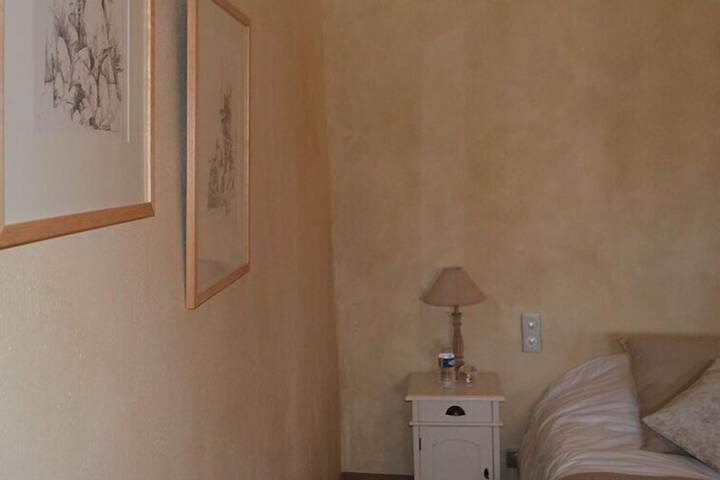 Room 23 of 118