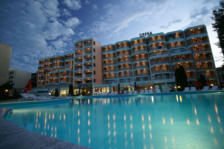 Pools & Facilities
