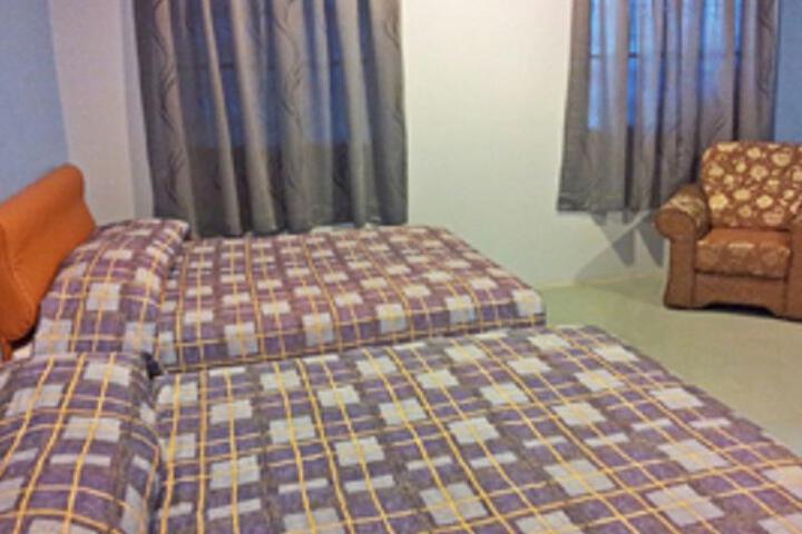 Room 2 of 5