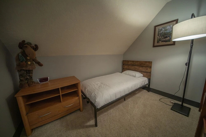Room 5 of 23