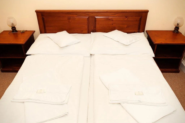 Room 4 of 13