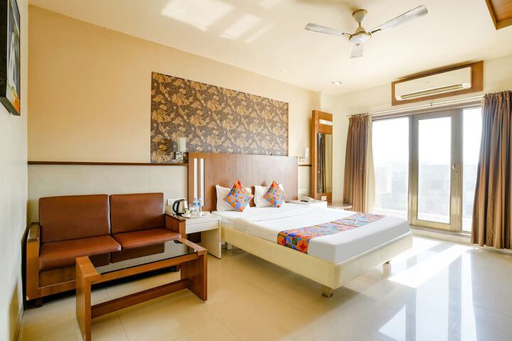 Room 14 of 37