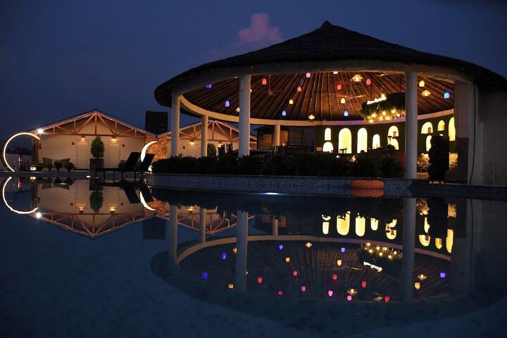 Pool 45 of 61