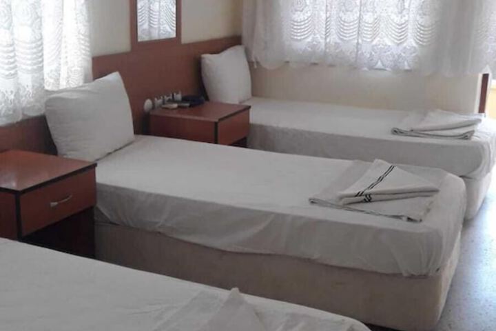 Room 4 of 11