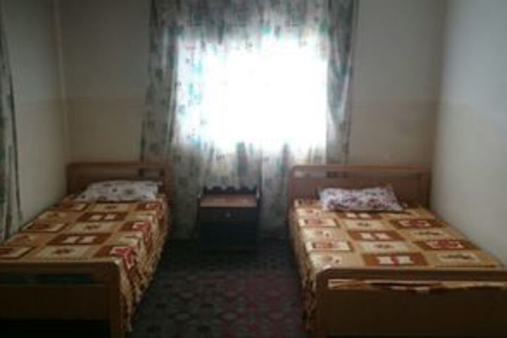 Room 4 of 7