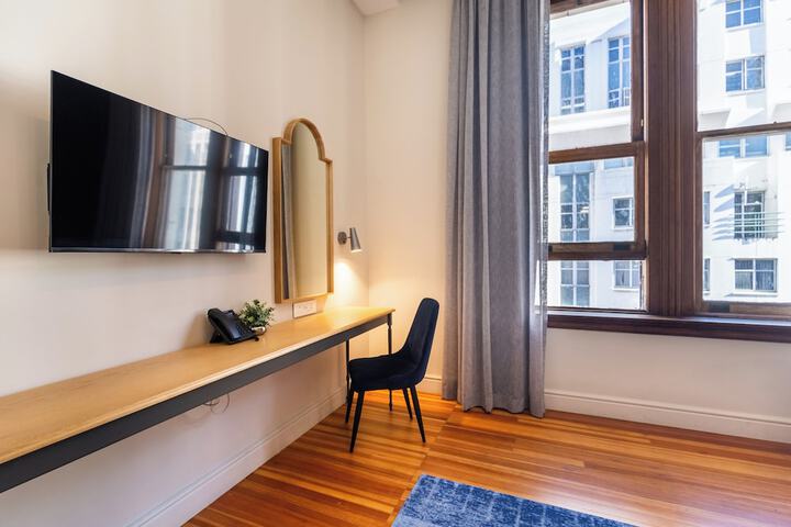 Room 35 of 123